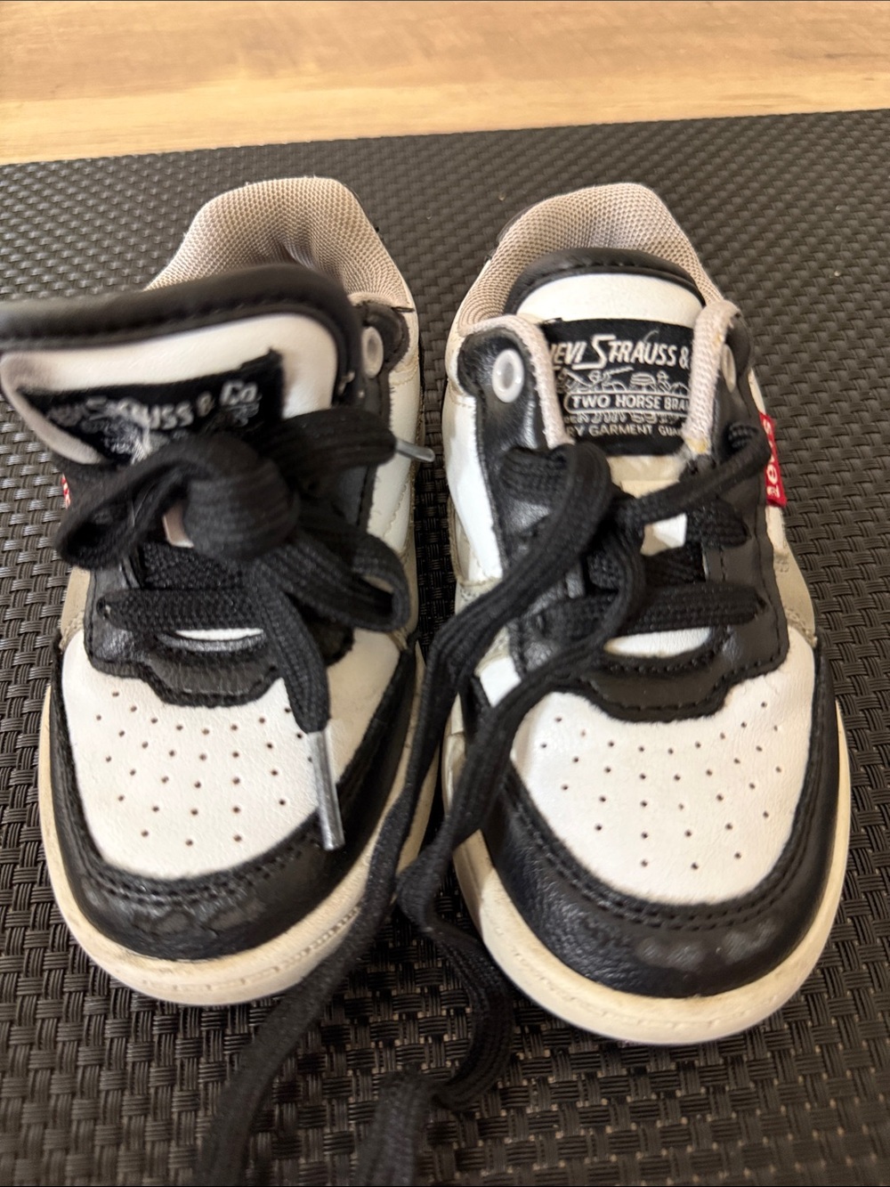 Levi's Kids Black and White Low-Top Sneakers